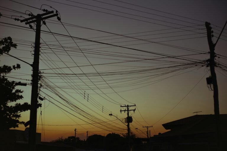 Cortes de luz en Chile y reclamos ante la SEC y SERNAC