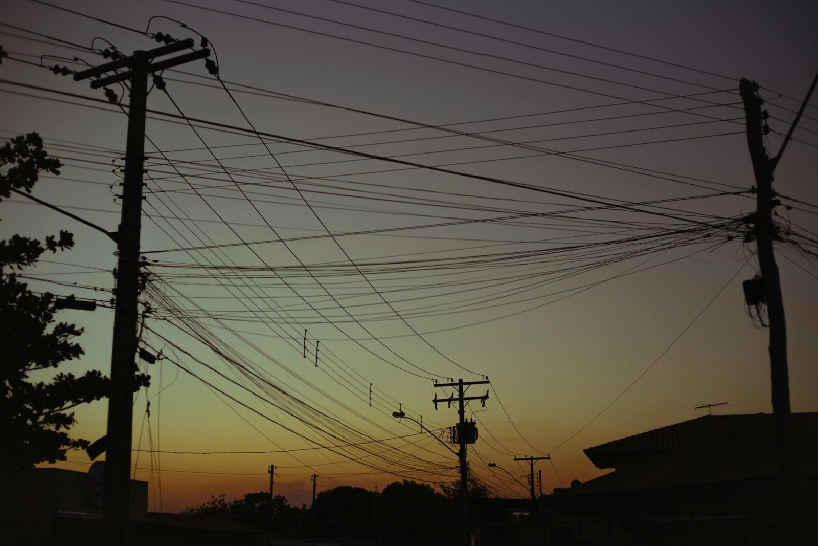 Cortes de luz en Chile y reclamos ante la SEC y SERNAC